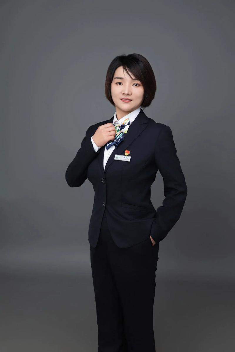 广州西装定制：时尚与个性的完美融合